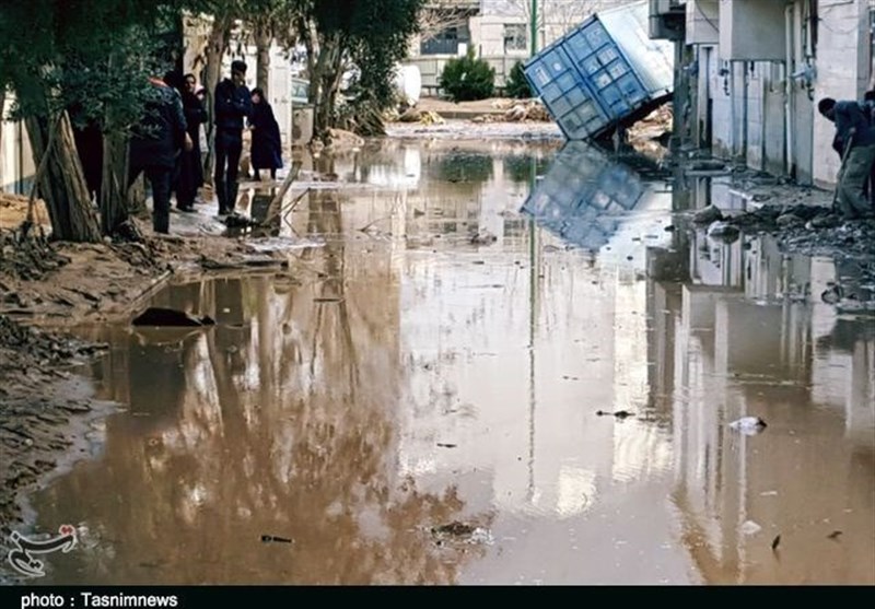 سیلاب خانه‌های خرم‌آباد را زیر آب برد+ تصاویر