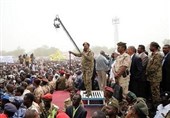 البشیر: از قدرت کناره‌گیری نمی‌کنم/ بازگشایی مرز سودان و اریتره