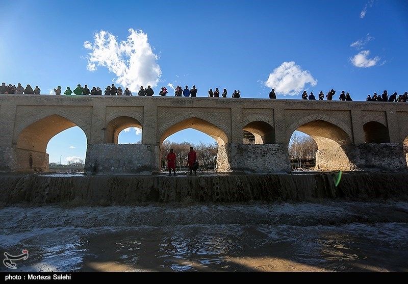 زاینده‌رود بار دیگر در اصفهان جاری شد