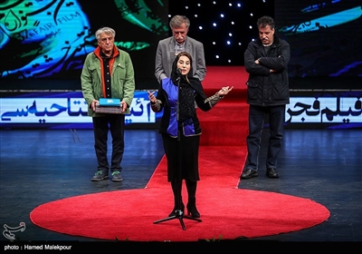 بزرگداشت فاطمه معتمدآریا در مراسم افتتاحیه سی‌وهفتمین جشنواره فیلم فجر