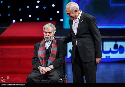 ناصر ممدوح و منوچهر اسماعیلی در مراسم افتتاحیه سی‌وهفتمین جشنواره فیلم فجر