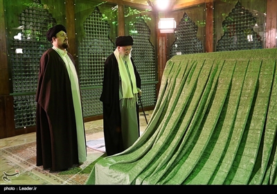 Ayatollah Khamenei Pays Homage to Founder of Islamic Republic