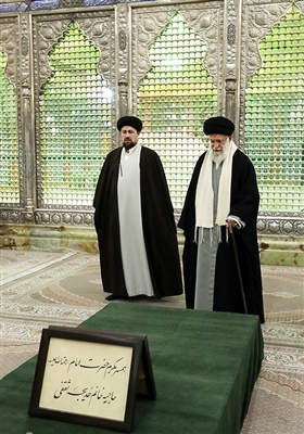 Ayatollah Khamenei Pays Homage to Founder of Islamic Republic