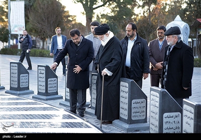 Ayatollah Khamenei Pays Homage to Founder of Islamic Republic