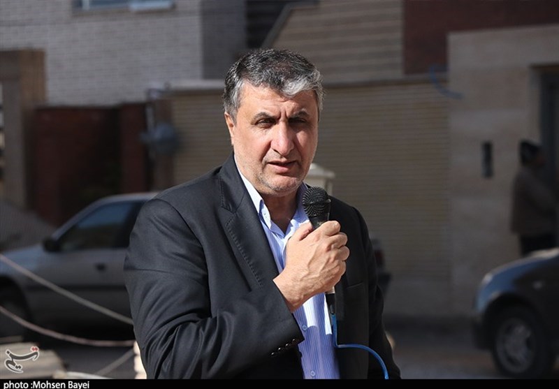 وزیر راه و شهرسازی از پروژه قطار برقی گلشهر به شهر جدید هشتگرد بازدید کرد