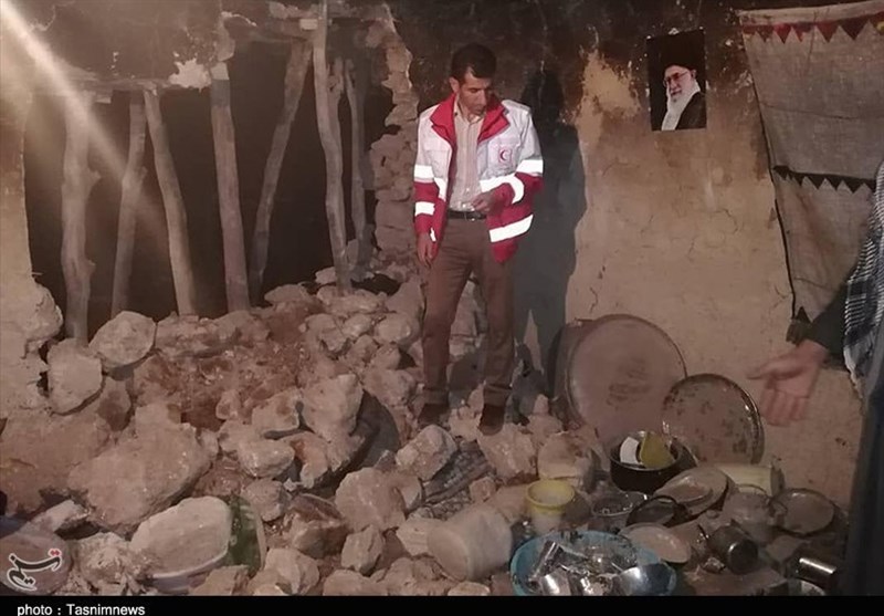 باران منزل مسکونی دو خانواده معلول کهگیلویه و بویراحمدی را تخریب کرد+عکس
