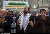 اقامه نماز ظهر و عصر جانبازان قطع نخاع 70 در مرقد امام خمینی(ره)