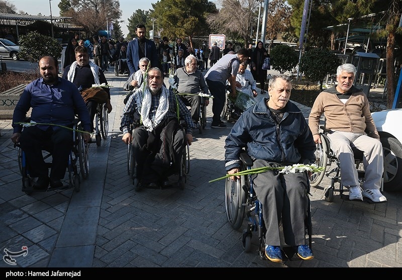 تجدید میثاق جانبازان قطع نخاع 70 درصد با شهدای دفاع مقدس درگلزار شهدای بهشت زهرا(س)