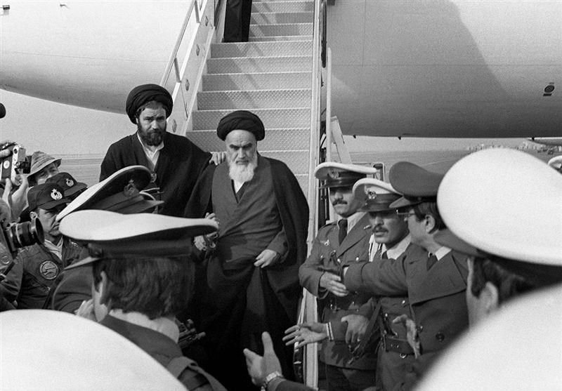 اسلامی جمہوریہ ایران کے رہبر کبیر حضرت امام خمینی (رہ) کی وطن واپسی