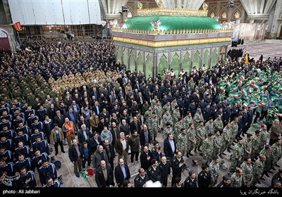 مراسم بزرگداشت سالروز ورود تاریخی امام خمینی(ره) به کشور