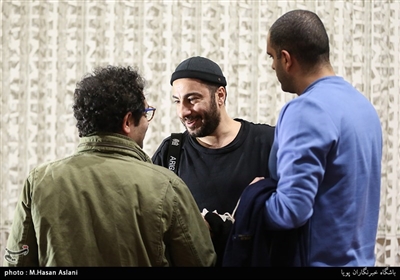 نوید محمدزاده در سومین روز سی‌وهفتمین جشنواره فیلم فجر در پردیس چارسو