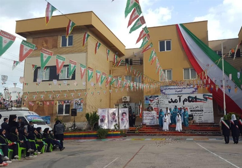گلبانگ انقلاب در 2400 مدرسه استان بوشهر نواخته شد