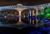 برگزاری تور گردشگری شبانه پل طبیعت با استفاده از تکنیک نقاشی با نور