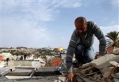 اشغالگران شهروند فلسطینی را وادار به تخریب منزلش کردند