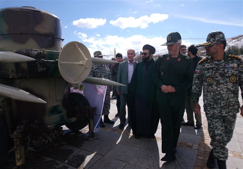نمایشگاه نقش پدافند هوایی در دوران دفاع مقدس در همدان افتتاح شد