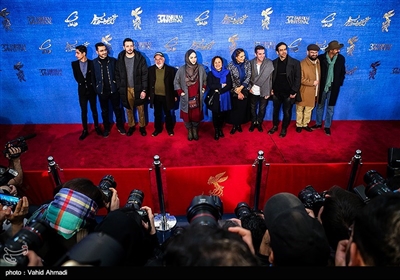 بازیگران فیلم شبی که ماه کامل شد در پنجمین روز سی‌وهفتمین جشنواره فیلم فجر