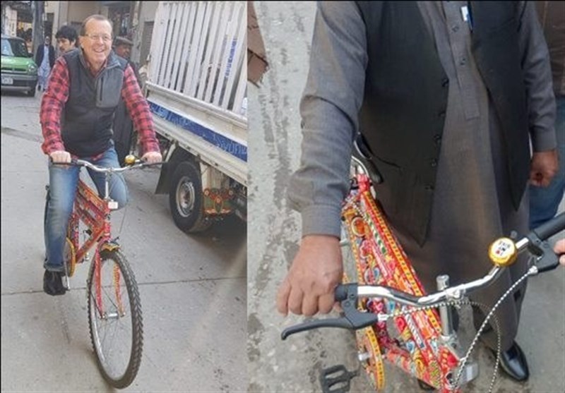 هنر کامیون آرائی روی دوچرخه سفیر آلمان در پاکستان +عکس