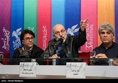 محمدرضا دلپاک صداگذار در نشست خبری فیلم مردی بدون سایه - سی‌وهفتمین جشنواره فیلم فجر