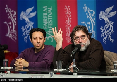فردین خلعتبری تهیه‌کننده و آهنگساز در نشست خبری فیلم جمشیدیه - سی‌وهفتمین جشنواره فیلم فجر
