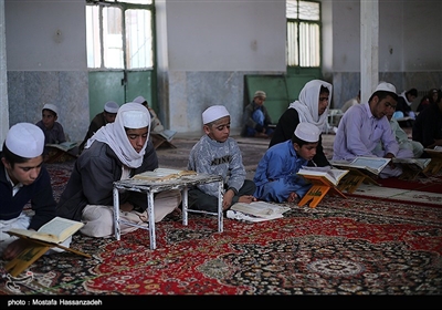  علت ساخت و بنای مدرسه، اشتیاق مردم به یادگیری علوم قرآنی بوده است.