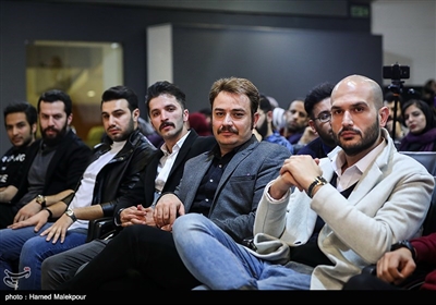 بازیگران فیلم «دیدن این فیلم جرم است» در نشست خبری - سی‌وهفتمین جشنواره فیلم فجر 