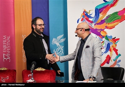 محمدرضا شفاه تهیه‌کننده در نشست خبری فیلم «دیدن این فیلم جرم است» - سی‌وهفتمین جشنواره فیلم فجر 