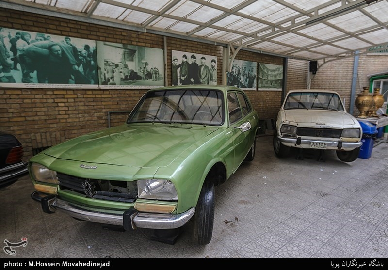 Visitors Flock to Ebrat Museum in Tehran