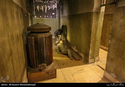 Visitors Flock to Ebrat Museum in Tehran