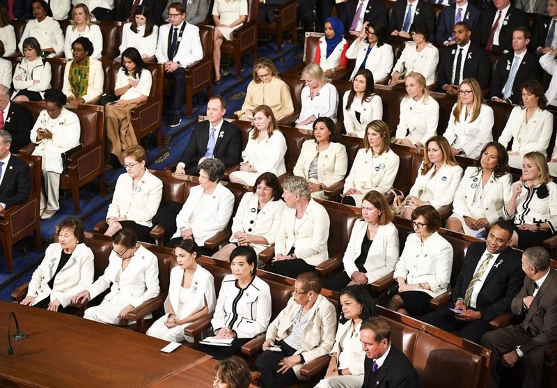 چرا نمایندگان زن کنگره برای سخنرانی سالانه ترامپ سفید پوشیدند؟