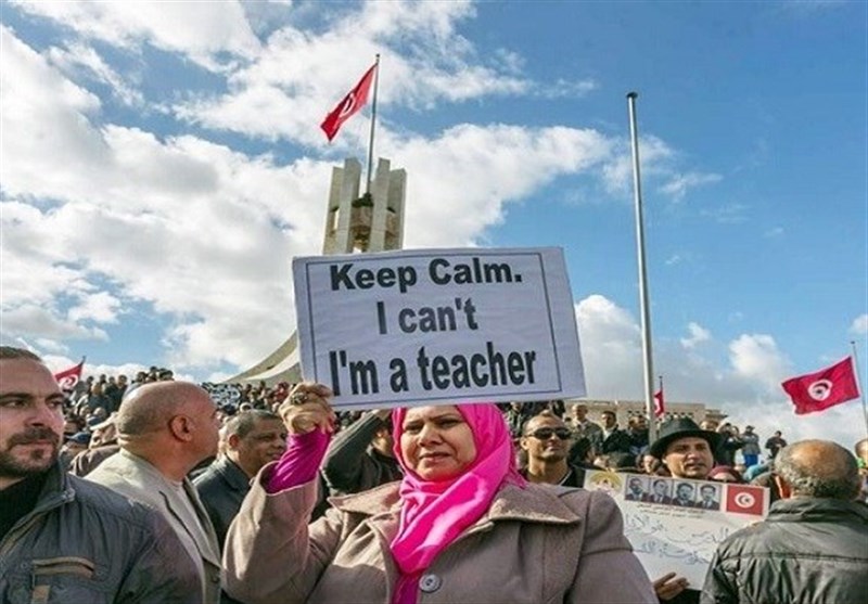 تظاهرات هزاران معلم تونسی؛ افزایش دستمزد حق ما است