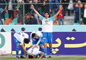 لیگ برتر فوتبال| استقلال با چهار گل چهار چرخ پیکان را پنچر کرد