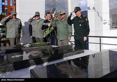 ورود سرلشگر باقری رئیس ستاد کل نیروهای مسلح به نمایشگاه ملی دستاوردهای انقلاب اسلامی و دفاع مقدس
