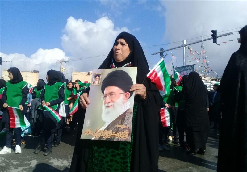 بهمن تماشایی 97 | حضور مرزداران ایلامی در راهپیمایی 22 بهمن + تصاویر