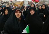 خانواده &quot;مسیح علی‌نژاد&quot; در راهپیمایی 22 بهمن شرکت کردند+ عکس
