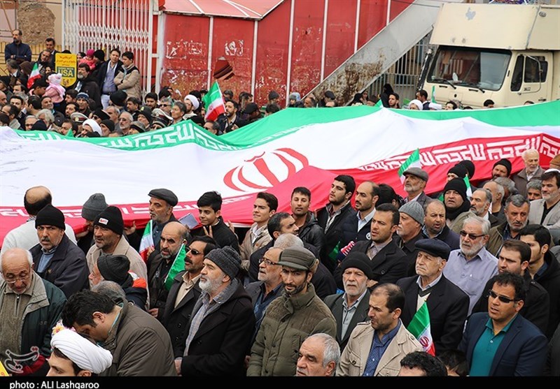 مراسم باشکوه راهپیمایی 22 بهمن در شهرستان‌های استان تهران / طنین فریاد مرگ بر آمریکا در قلب ا‌یران + فیلم