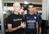 فوتبال جهان| فوتبالیست مخالف دولت بحرین با استقبال مردم به استرالیا بازگشت