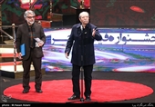 اهداء سیمرغ بلورین بهترین بازیگر نقش مکمل مرد سی‌وهفتمین جشنواره فیلم فجر به علی نصیریان برای فیلم &#171;مسخره‌باز&#187;