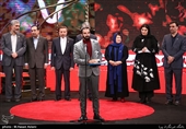 اهداء سیمرغ بلورین بهترین فیلمنامه سی‌وهفتمین جشنواره فیلم فجر به محسن قرایی برای فیلم &#171;قصر شیرین&#187;