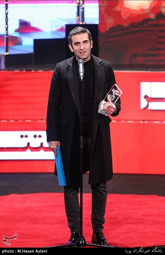 اهداء سیمرغ بلورین بهترین بازیگر نقش اول مرد سی‌وهفتمین جشنواره فیلم فجر به هوتن شکیبا برای فیلم &#171;شبی که ماه کامل شد&#187;