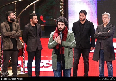 سعید روستایی کارگردان فیلم «متری شش و نیم» در مراسم اختتامیه سی‌وهفتمین جشنواره فیلم فجر 