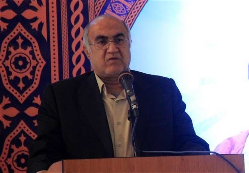 استاندار کرمان: کارکنان ما باید فرهنگ خدمت‌رسانی به مردم را داشته باشند