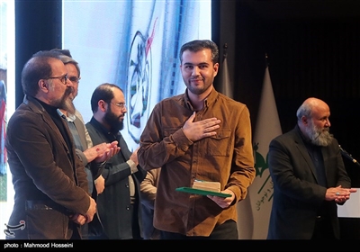 تقدیر از حامد ملک‌پور عکاس خبرگزاری تسنیم برگزیده بخش عکس پنجمین جشنواره هنر مقاومت