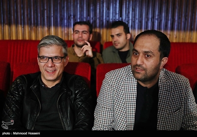 حسن قائدی و جاوید نیک‌پور در مراسم اختتامیه پنجمین جشنواره هنر مقاومت