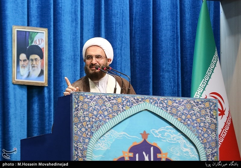 خطیب نماز جمعه تهران: باید با ثروت‌های حرام جدی‌تر از قبل برخورد کرد/رونق تولید روح اقتصاد مقاومتی است