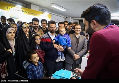 بازدید محمدجواد آذری جهرمی وزیر ارتباطات و فناوری از جشنواره وب و موبایل ایران