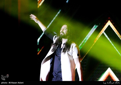  امیرعباس گلاب در سومین شب سی‌ و چهارمین جشنواره موسیقی فجر