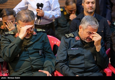 حضور سرلشکر محمد علی جعفری فرمانده کل سپاه پاسداران در مراسم وداع با شهدای حادثه تروریستی زاهدان در اصفهان