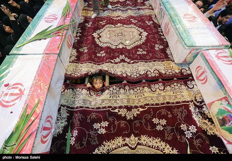 اصفهان| وداع مادران سربلند با سربازان وطن؛ تو به آرزویت رسیدی من با دلتنگی‌ام چه کنم