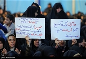 اصفهان| قرائت پیام رهبر معظم انقلاب در پی حادثه تروریستی زاهدان در مراسم تشییع شهدای مدافع وطن