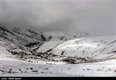 برف در جاده‌های اردبیل و کردستان؛ باران در محورهای مواصلاتی کرمانشاه و هرمزگان